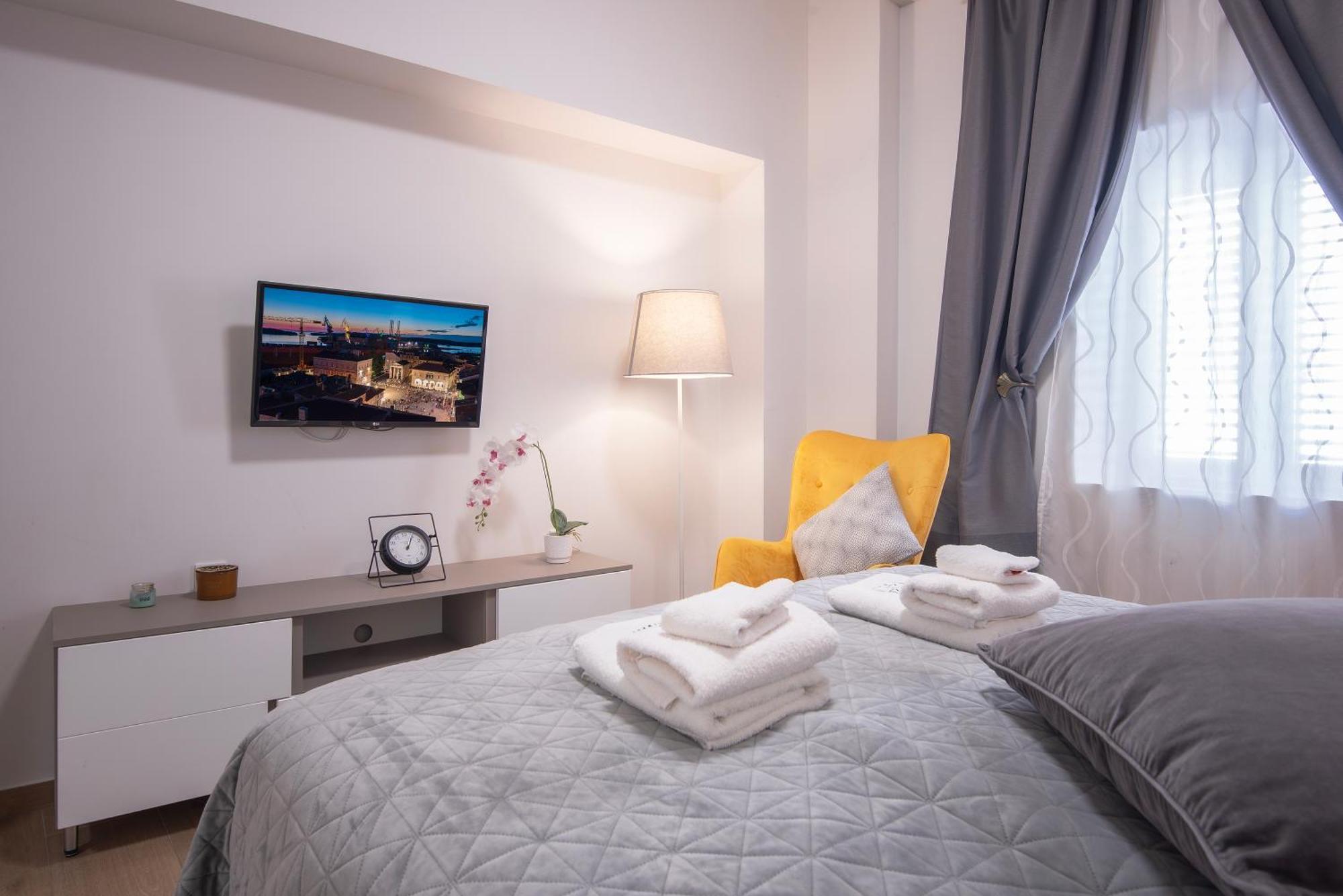 D&A City Center Apartments With Free Parking Pula Extérieur photo