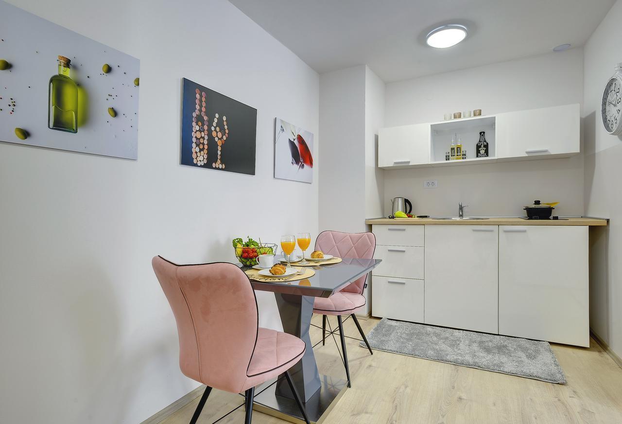 D&A City Center Apartments With Free Parking Pula Extérieur photo